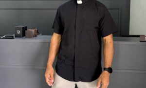 CAMISA CLERICAL MANGA CURTA